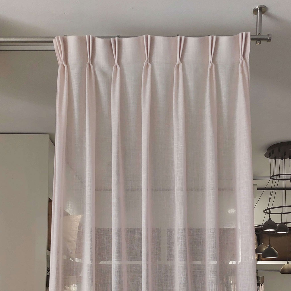 Flemish folds curtain