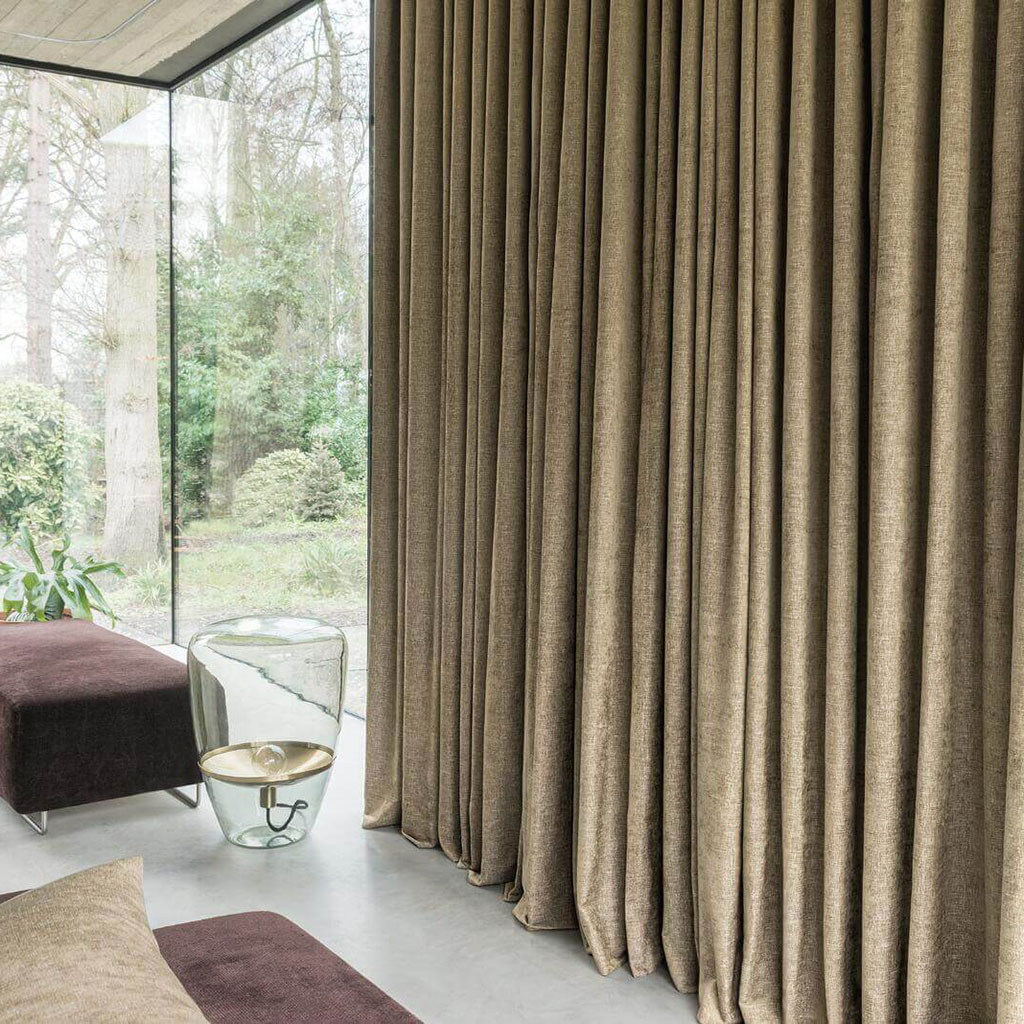 Opaque curtain